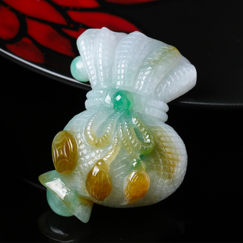 天然白玉髓钱袋福袋玉石吊坠 复古民族风饰品价格解析