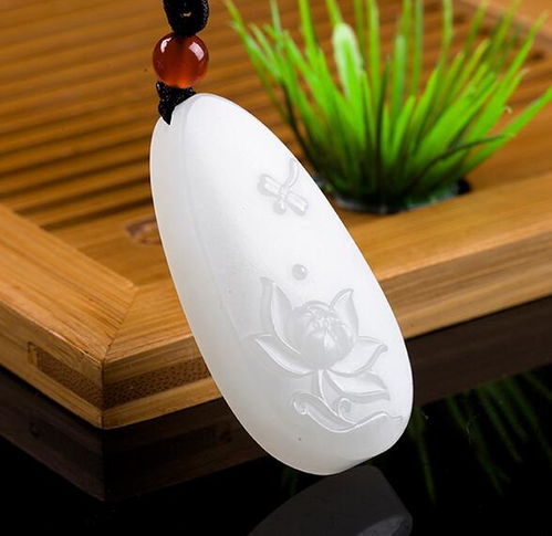 莲花与和田玉 共塑东方美学中的纯洁、高雅与尊贵